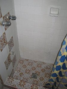 bluefileds_room1_shower